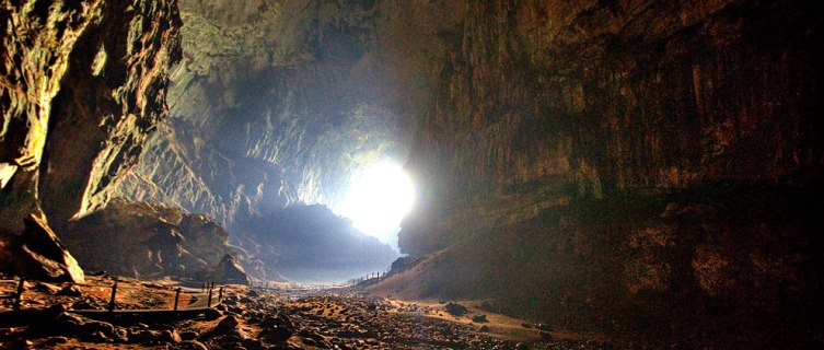 Исследование пещеры и выживание в пещере